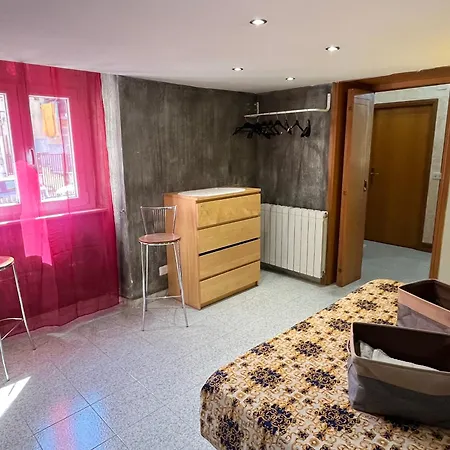 Apartment Romuhouse Economy Metro B